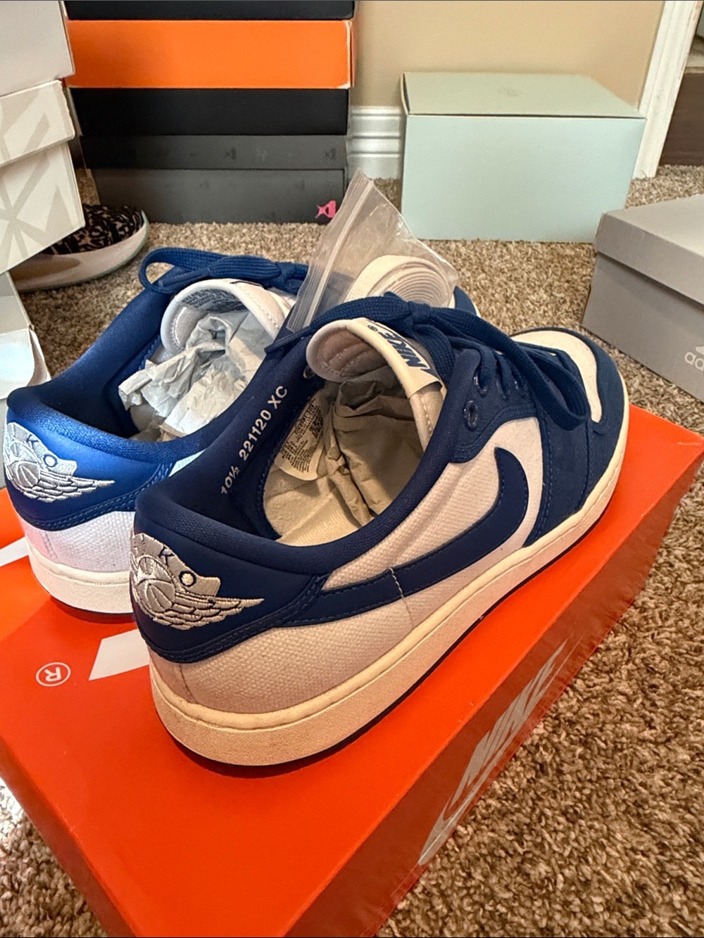Nike Jordan 1 low KO Royal and white - Picture 6 of 8